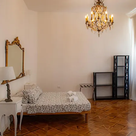 Piazza Unita, Casa Luminosa Con Balcone With Ac 아파트